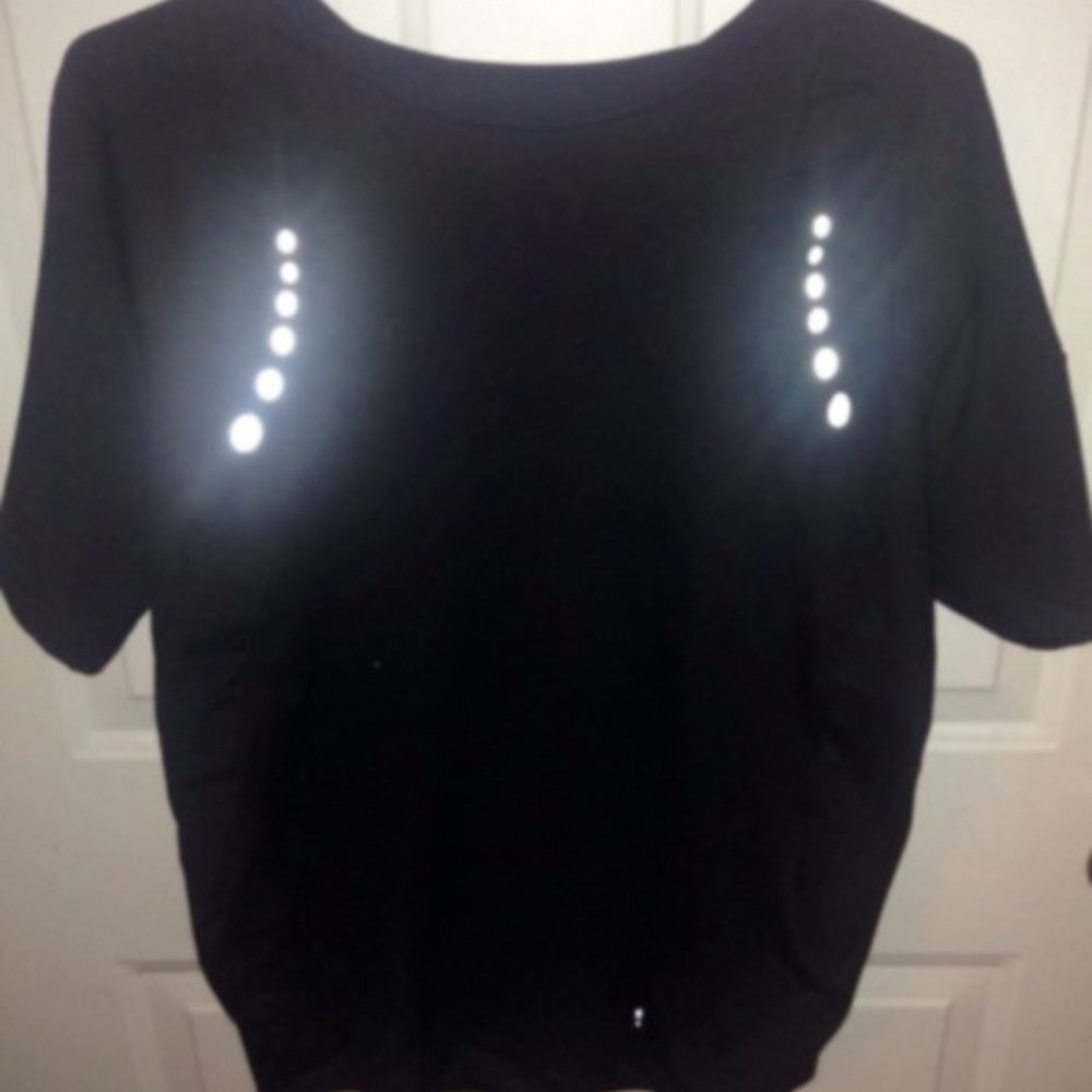 Running Room Fit-Wear Shirt Size Large